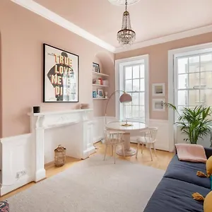 Apartment Stylish With Parking - Garden And Workspace, Bath