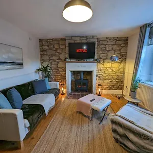 Holiday home Rush Hill - With Parking For 2 Cars, Bath