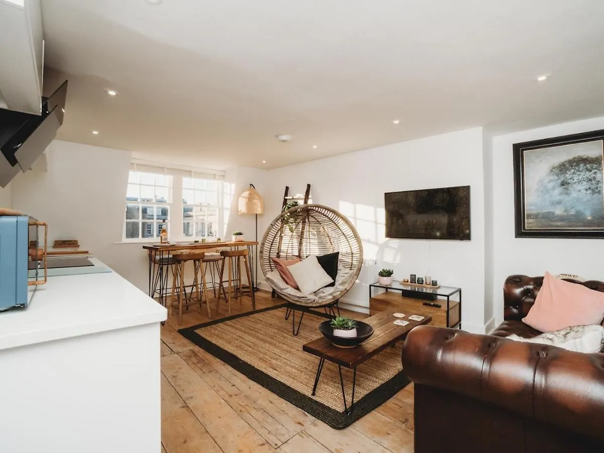 Pass The Keys Stylish 2 Bed Eco Flat In The Heart Of Bath Apartment