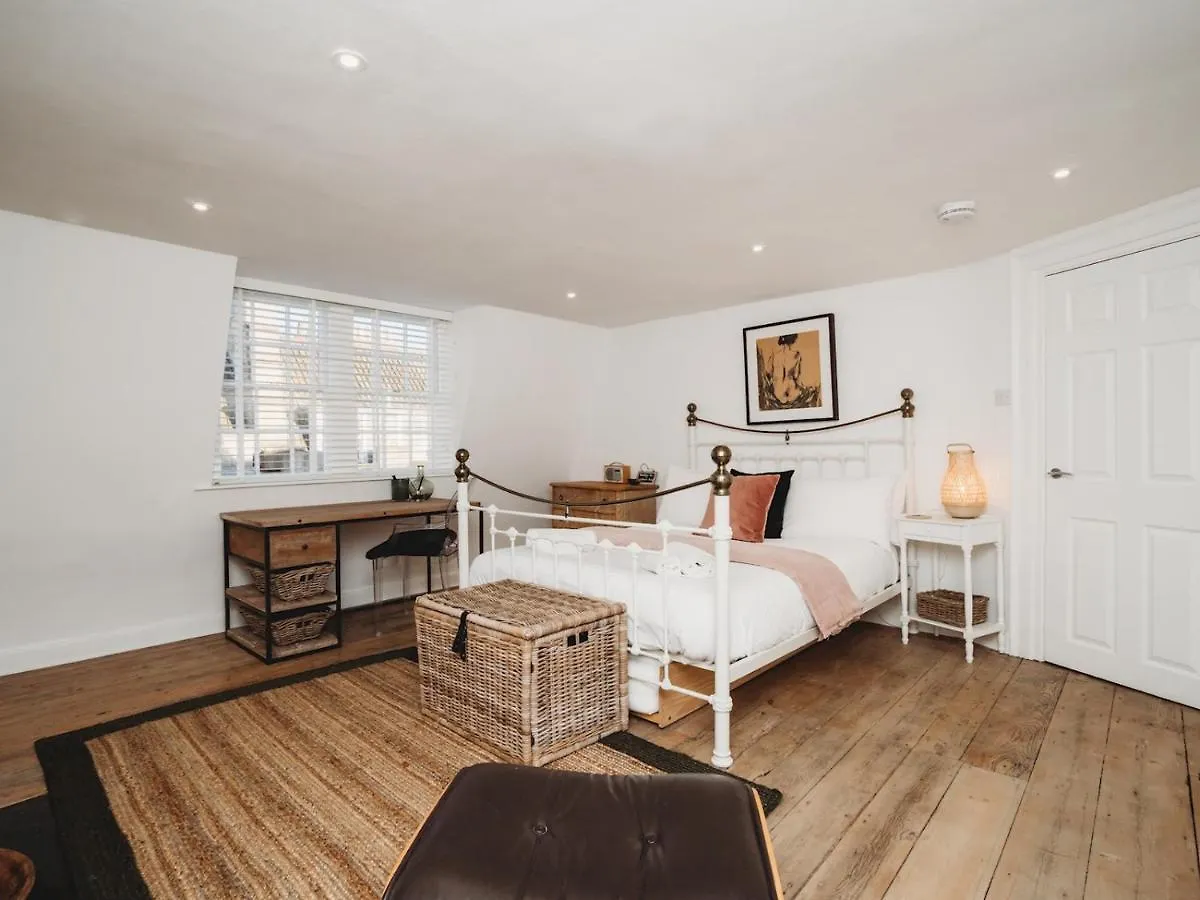 Pass The Keys Stylish 2 Bed Eco Flat In The Heart Of Bath Apartment