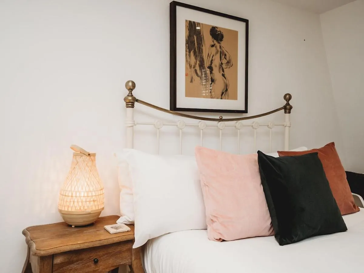 Pass The Keys Stylish 2 Bed Eco Flat In The Heart Of Bath Apartment United Kingdom