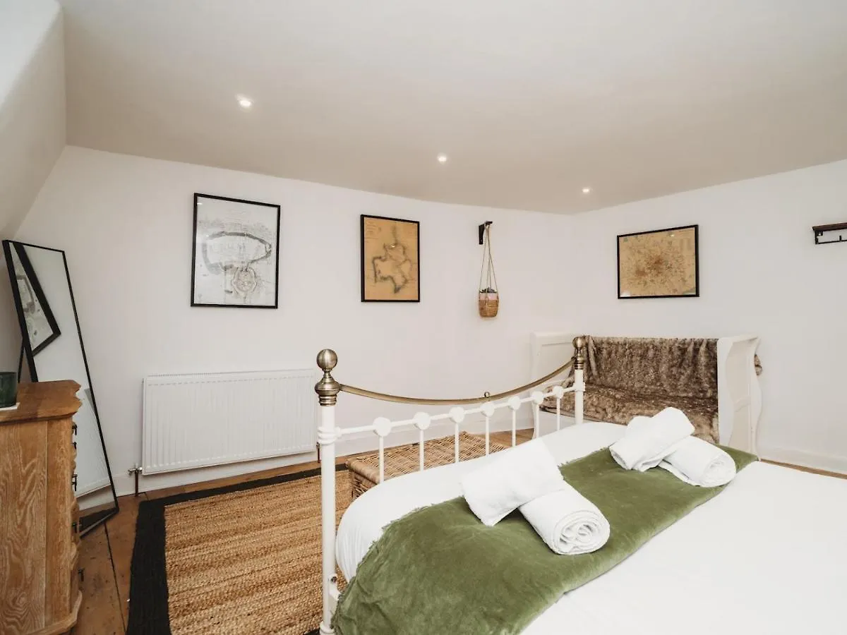 Pass The Keys Stylish 2 Bed Eco Flat In The Heart Of Bath Apartment